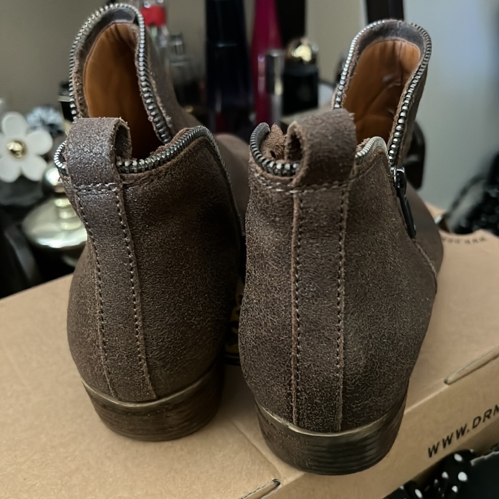 Booties 😍 - Picture 3 of 4